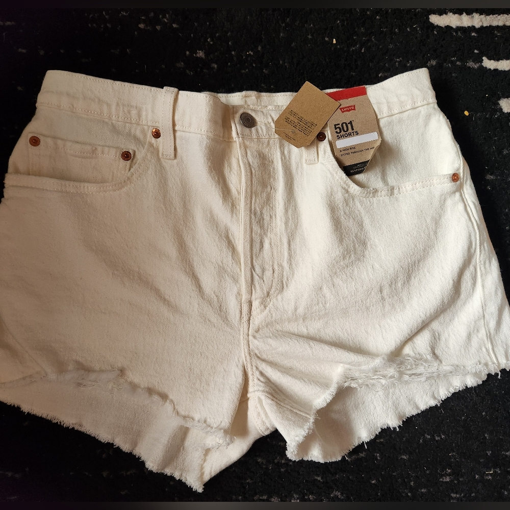 NWT Levi's White Jean Shorts Distressed High-Waisted